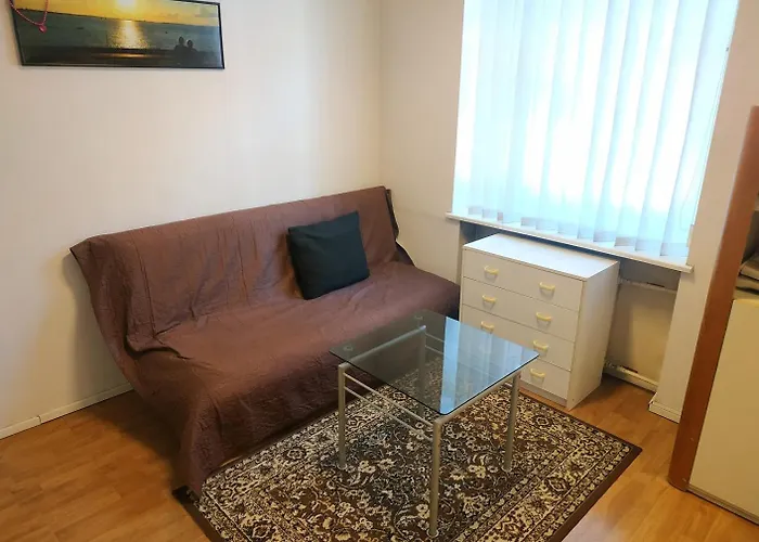 Economy Baltics - Narva 16 * Tallin